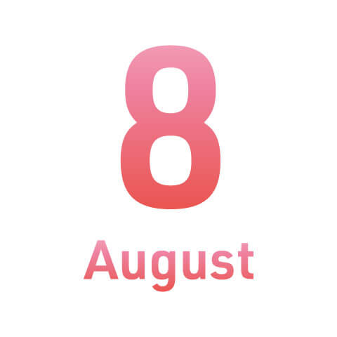 8月